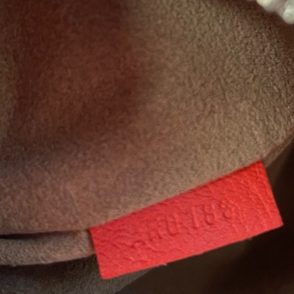 LOUIS VUITTON Mehene MM Mahina Shoulder Bag with Pochette - Picture 13 of 16